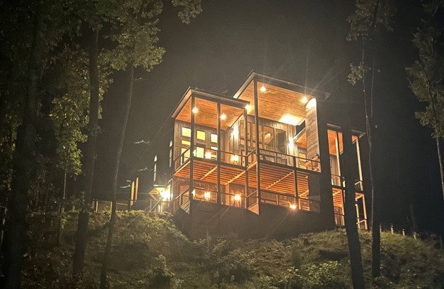 Modern Cabin in Blue Ridge - August & Fall Availbility - Bring Your BOAT !