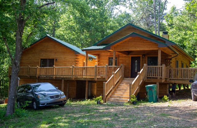 Modern Cabin on wooded 20 acres with scenic view