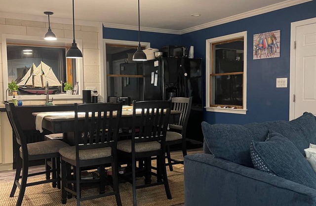 Modern Cape -3 Bedroom- Boothbay Harbor - Near Ocean -Golf-Botanical Gardens