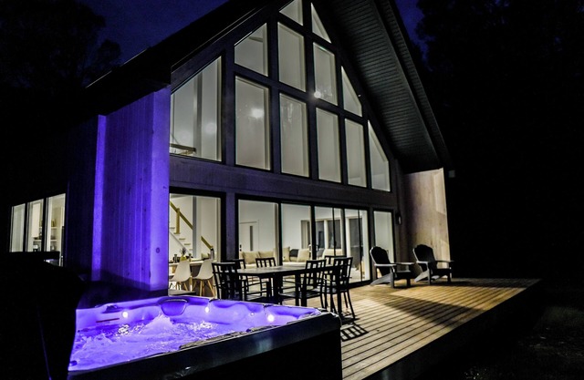 Modern Catskills Hideaway w/Hot Tub, Firepit, and BBQ Grill n