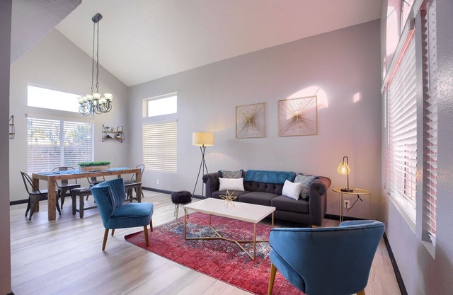 🌴🌞❤️Modern Chic House w/SwimSpa♨️4br 3ba, 5⭐location 10min➡️Strip, 5min to 🛬