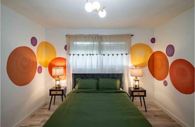 Modern Chic Living 4BRs Home - Prime Location