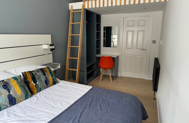 Modern city central property in Edinburgh