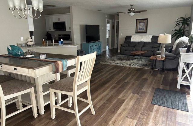 Modern Comfort & Prime Location in The Villages – Golf Cart Included!