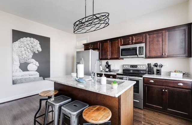 Modern, Convenient Gem: Urban Retreat 'n Richmond