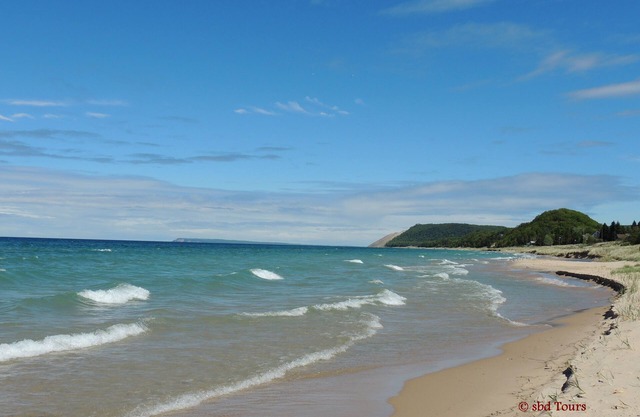 Modern cottage at the gateway to the Sleeping Bear Dunes National Lakeshore