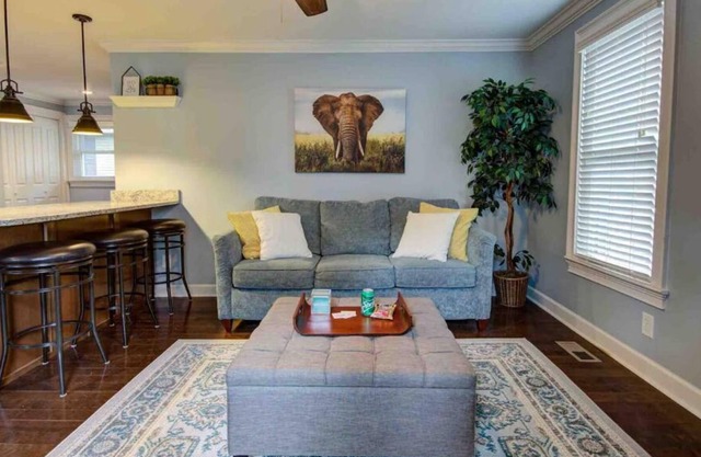 Modern Cottage/Close to DNTN/Self Check-In/Parking