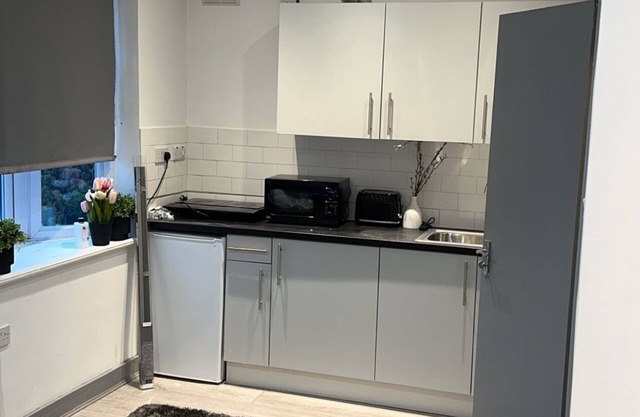 Modern Cozy Studio Flat In Romford