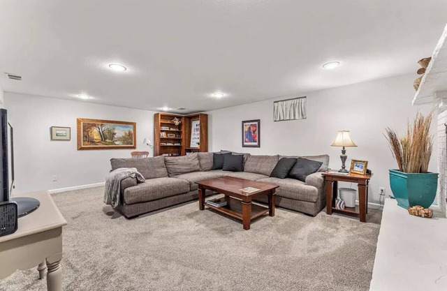 Modern Downtown Oasis ~ Sunny Garden ~ King Beds!n