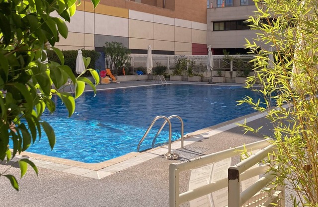Modern Family Apartment with Terrace and Pool in Madrid SOD1