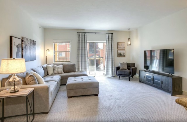 Modern Family-Friendly Condo - minutes to US 95 and downtown Coeur d'Alene