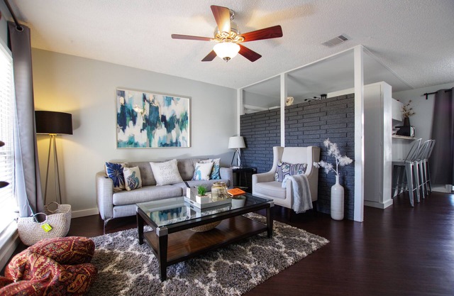 Modern Farmhouse close to Airport