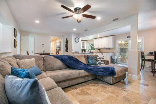 Modern, Fully Upgraded Home with BBQ and Firepit!