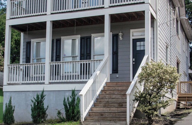 Modern Getaway! Centrally Located & Family Friendly