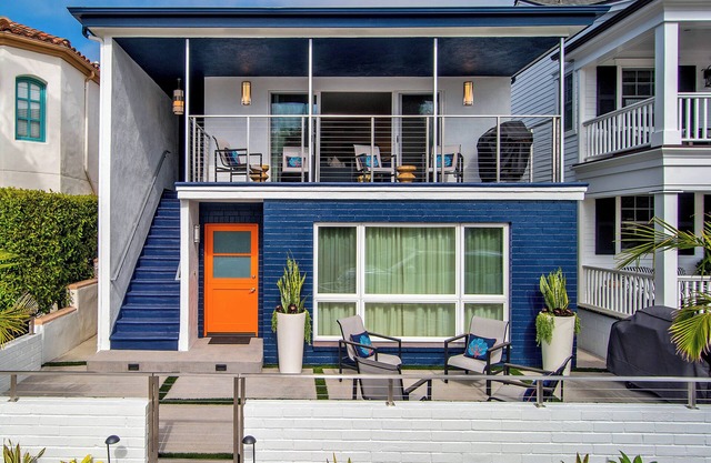 Modern Getaway on Balboa Island