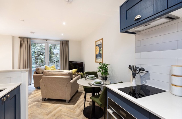 Modern ground floor studio apartment in the historic village of Stoney Middleton