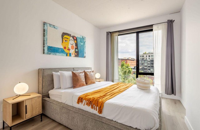 Modern Heritage Stay | Upscale 2BR in Old Port