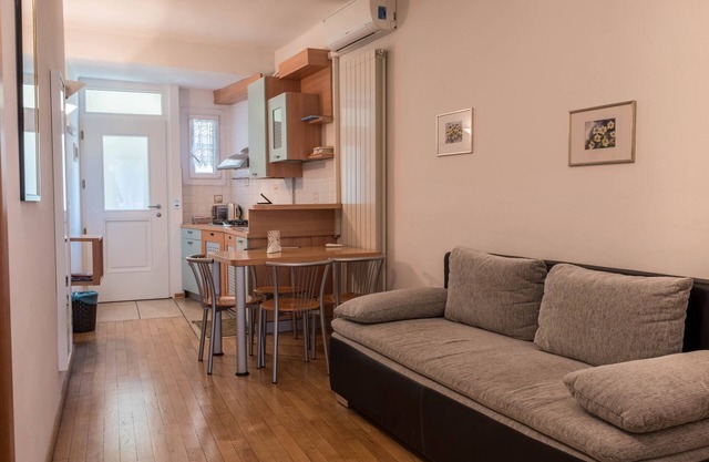 Modern Holiday Apartment “3. Piano - Bolzano" with Wi-Fi and Air Conditioning