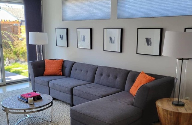 Modern home near downtown Denver. Sleeps up to 6 adults / 3 king beds