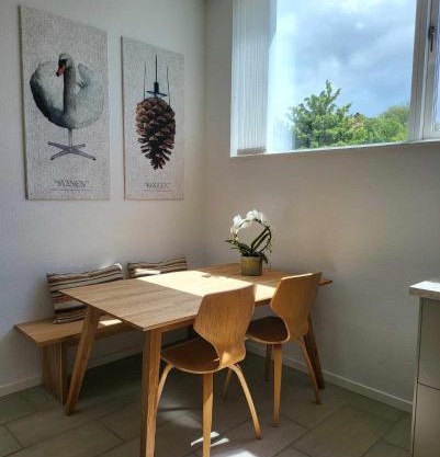 Modern & Homely Apartment - Free Parking