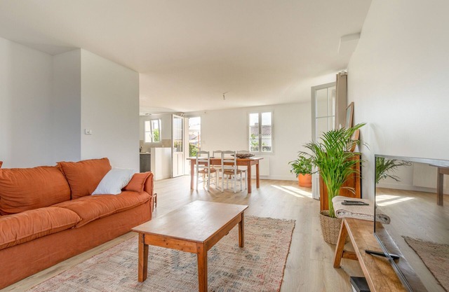 Modern house for 2 adults and 2 children