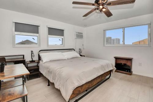 Modern King Suite #12 - Steps to Beach