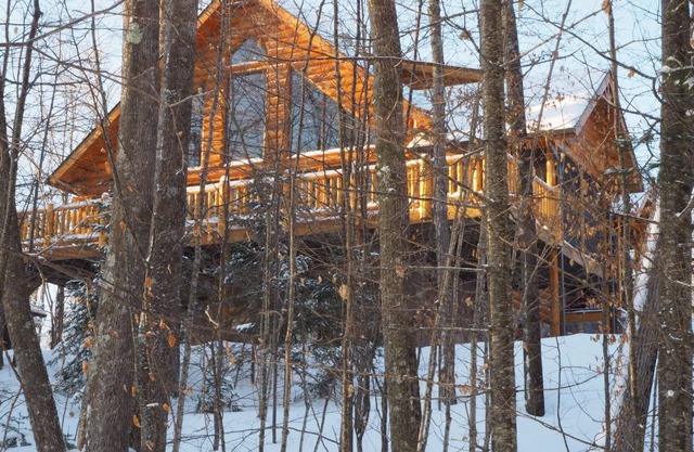 Modern Log House-Nelson Lake Hayward, WI