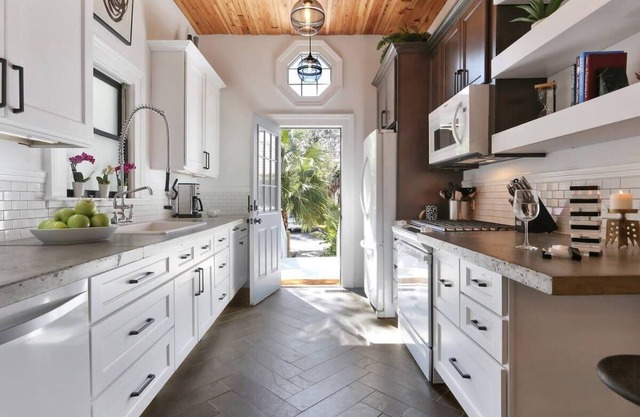 Modern Luxe Sophistication, Near Forsyth