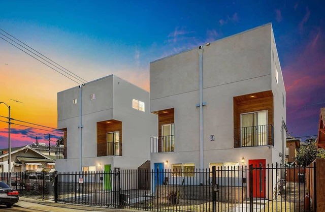 Modern Luxurious House with Parking:4 BR