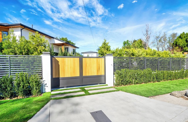 Modern Luxury Awaits: Stunning 3-Bedroom Retreat in Walnut Acres!