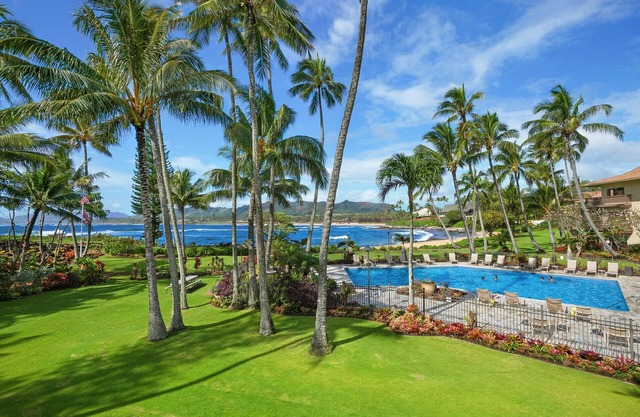 Modern Luxury Renovated Ocean View Condo - Steps to the beach with Pool and A/C