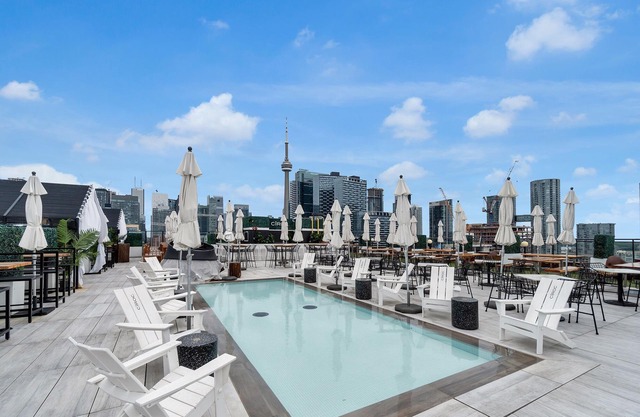 Modern Luxury Suite on King Street