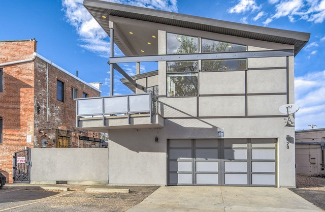 Modern Luxury I Mountain Views- central location- 4BR/3Ba