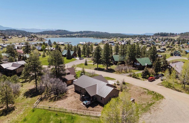 Modern Mountain Retreat | Hot Tub, Views & Trails Nearby