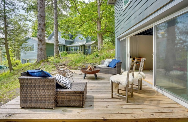 Modern Mountainside Home w/Trail Access On-Site