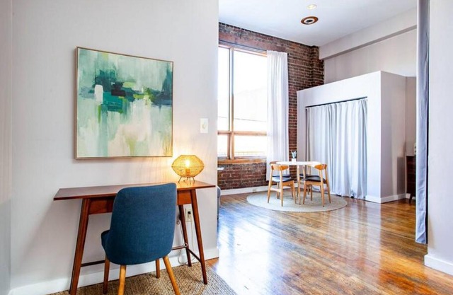 Modern Old City Loft - Downtown Knoxville
