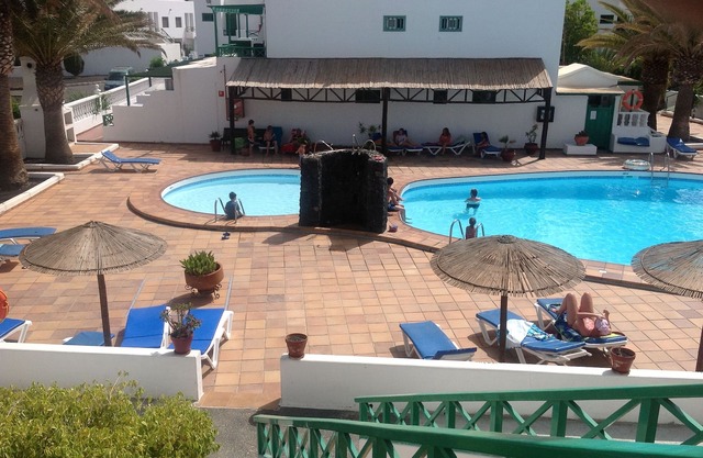 Modern One Bedroom Apartment situated 100 metres from the Beach