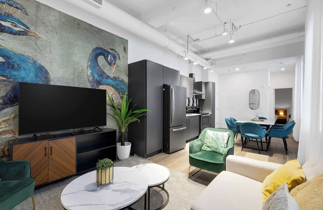 Modern One-Bedroom|Downtown Steps from Centre Bell