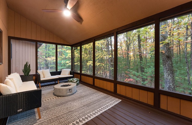 Modern Poconos Game House, Hot Tub, Fire Pit