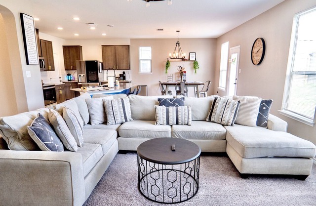 Modern Private San Antonio Retreat Near SeaWorld!