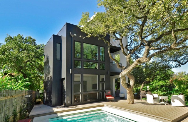 Modern Retreat in Bouldin Creek – Designed for Rest, Style, and Comfort