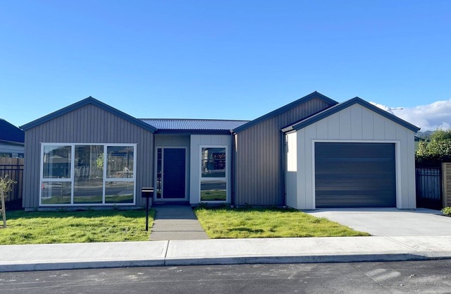 Modern Retreat in Paraparaumu