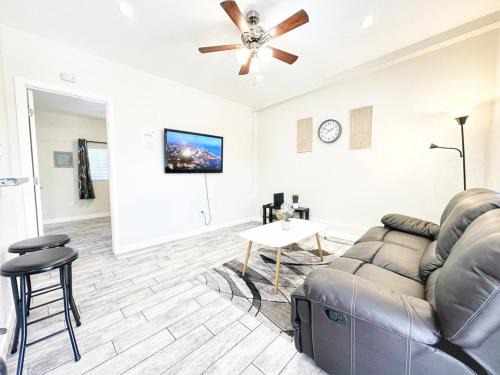 Modern Retreat Just Outside The City
