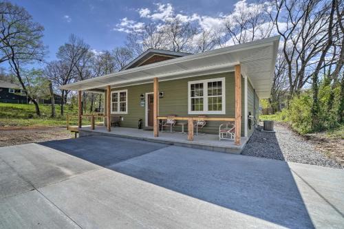 Modern Retreat with Deck Walk to White River!