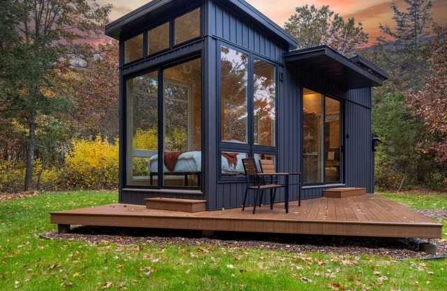 Modern, secluded tiny house, a place to disconnect