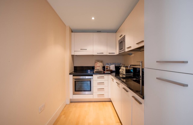 Modern & Spacious One Bed Serviced Apartment near Blackfriars