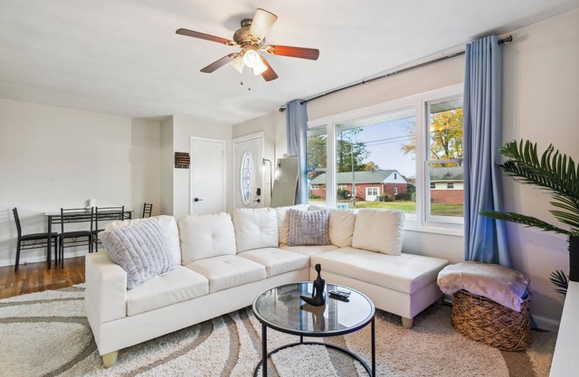 Modern Stay near Buckroe Beach and Langley Air Force Base