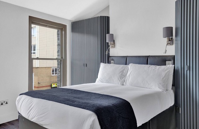 Modern Studio Apartment Near Central