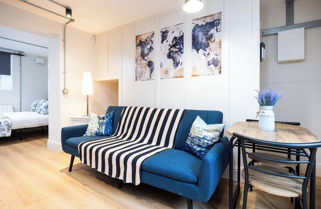 Modern Studio APT : 20 Min Walk to Ha'penny Bridge