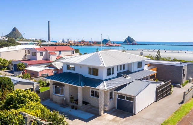 Modern Studio, close to Beach and Port